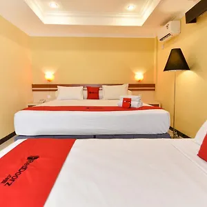 Отель Reddoorz Plus Near Mall Bali Galeria 2, Денпасар